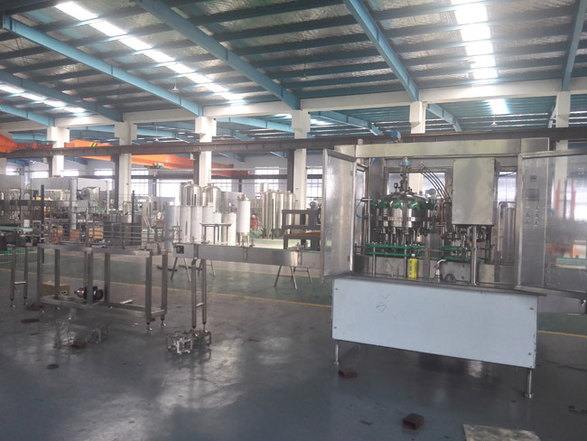 啤酒易拉罐飲料灌裝機