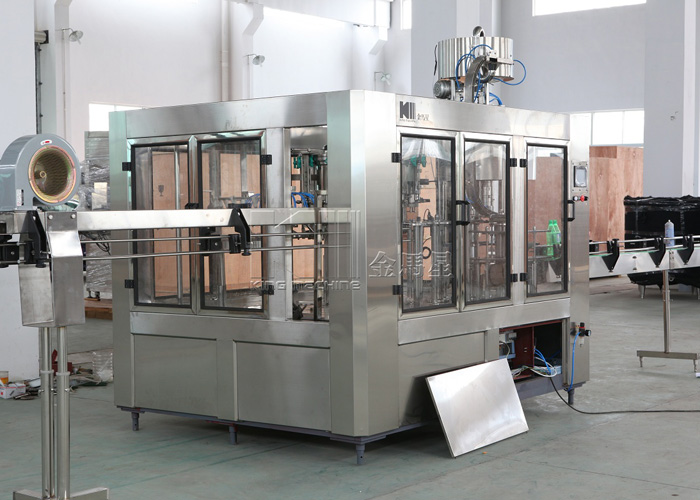 礦泉水全自動三合一灌裝機(jī)