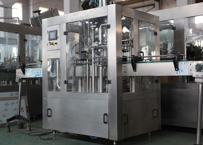 全自動(dòng)碳酸飲料灌裝設(shè)備