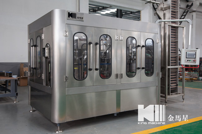 PET碳酸飲料灌裝機在日常生產(chǎn)中應用廣泛