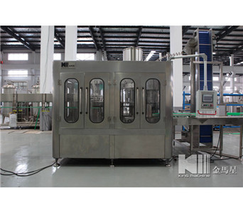 PET果汁飲料灌裝機(jī)收到歡迎的原因分析